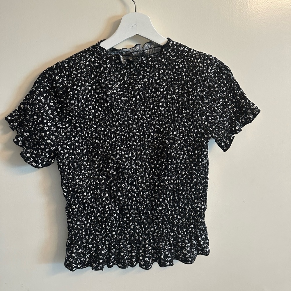 TAHARI BLACK FLORAL CROP TOP